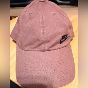 Nike “Rusty Rose” Heritage 86 Baseball Cap